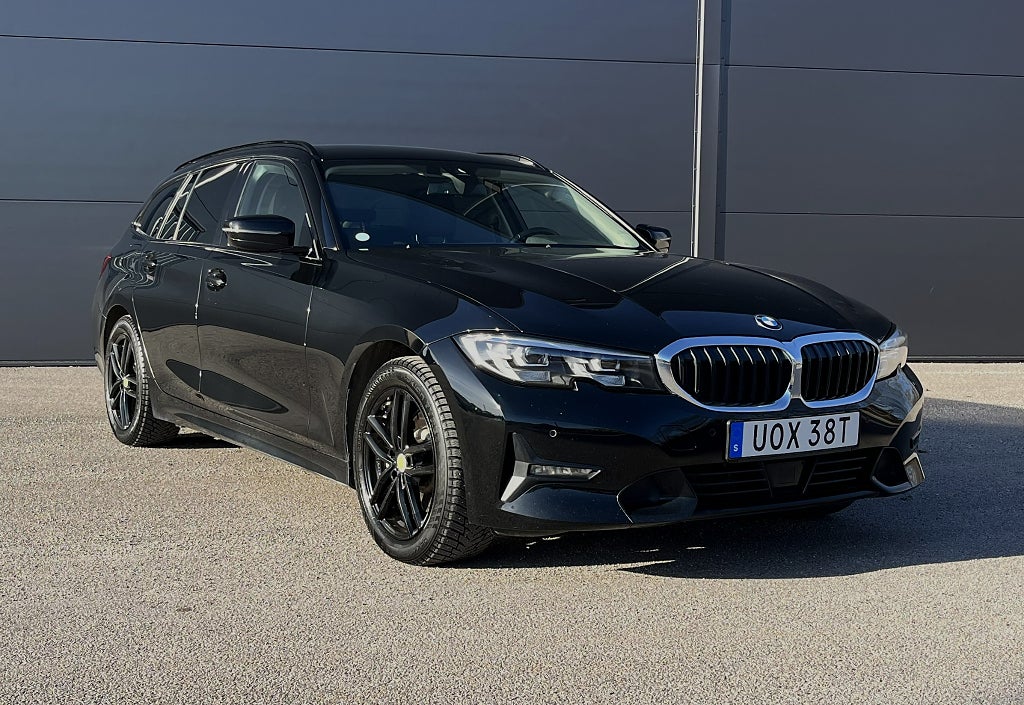 BMW 330e xDrive Touring Sportline Adaptiv farth Drag V-hjul