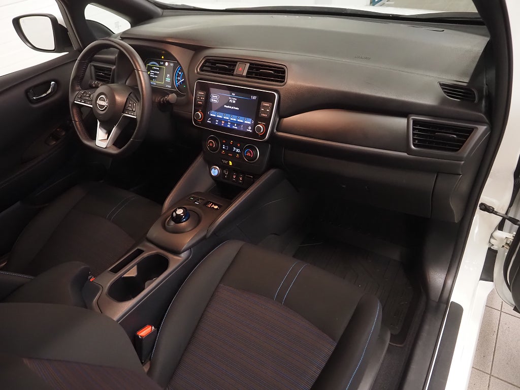 Nissan Leaf 40 kWh 150hk Acenta | Backkamera | Rattvärme | 2022