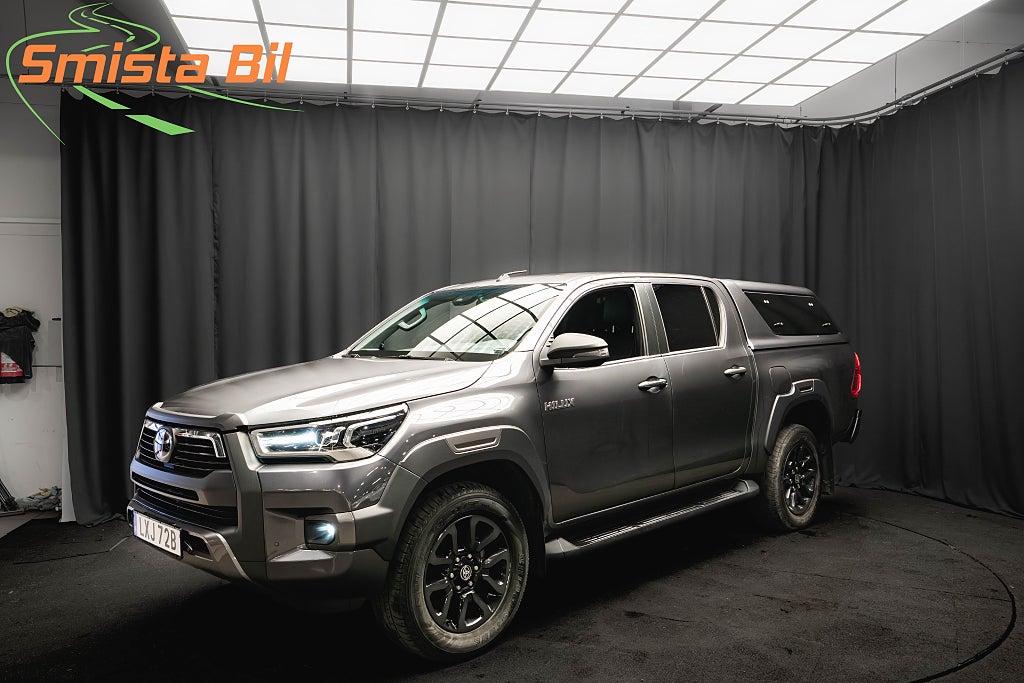 Toyota Hilux 2.8 4WD Invincible KÅPA D-VÄRM JBL LÄDER MOMS 204hk