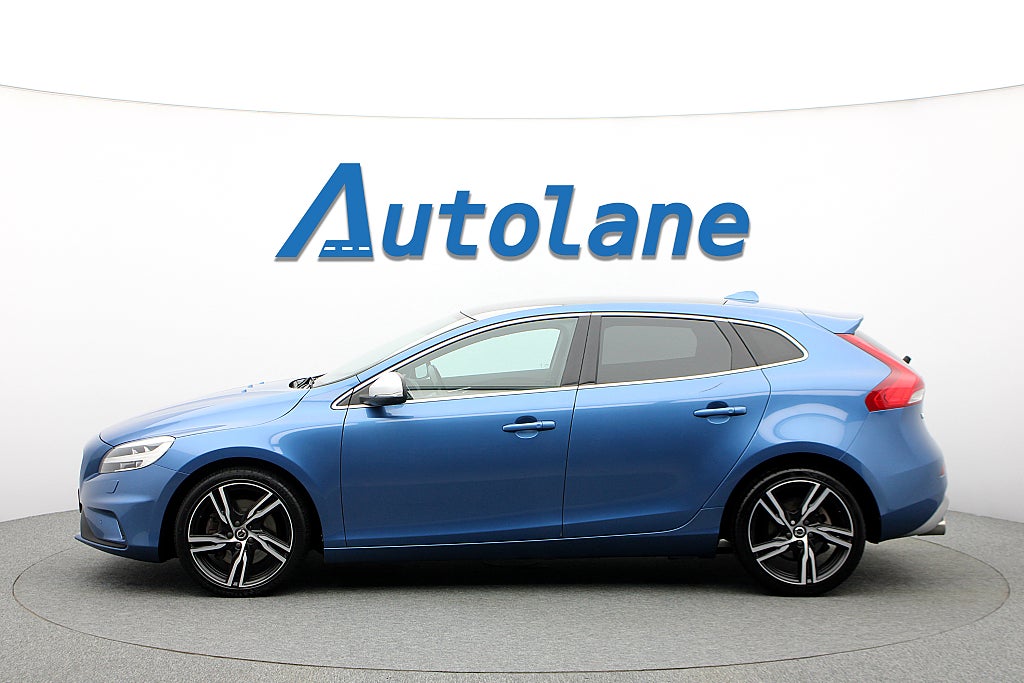 Volvo V40 T3 R-Design, Panorama, H/K, Kamera 152hk