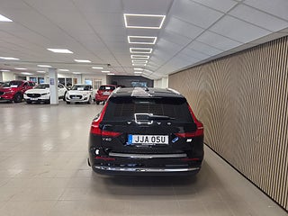 Volvo V60 Recharge T6 AWD Geartronic Core Edition Euro 6 — bild 5 av 11