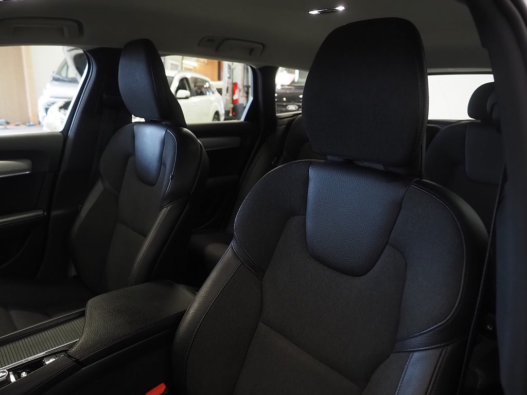 Volvo V90 D4 Geartronic Momentum Advanced Edition Drag Navi VOC 2021