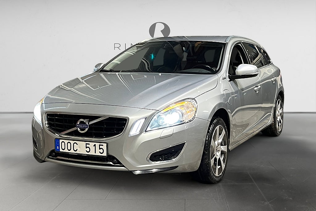 Volvo V60  D6 Plug-in Hybrid 283 HK AUT AWD SUMMUM DRAG SKINN PDC