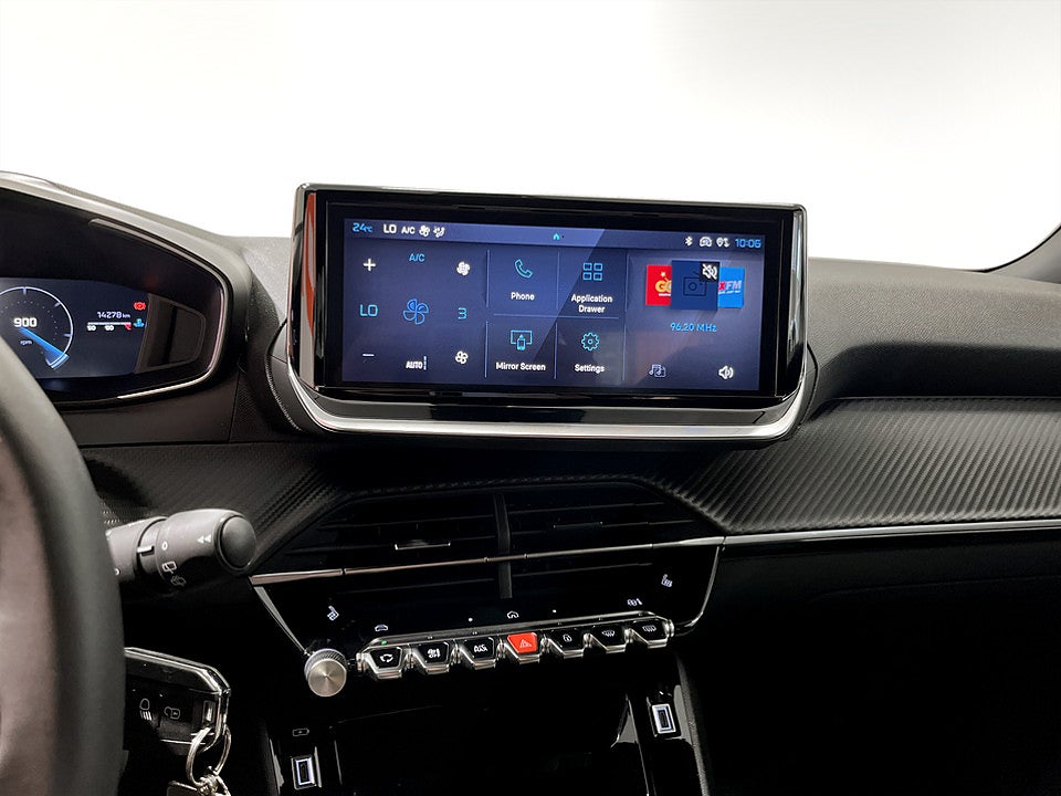 Bild på Peugeot 2008 Allure 1.2 PT 130hk CARPLAY P-SENSORER