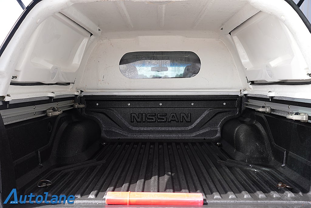 Nissan Navara DH 2.3 dCi 4WD, Skinnklädsel, Drag, 360°-kamera 190hk