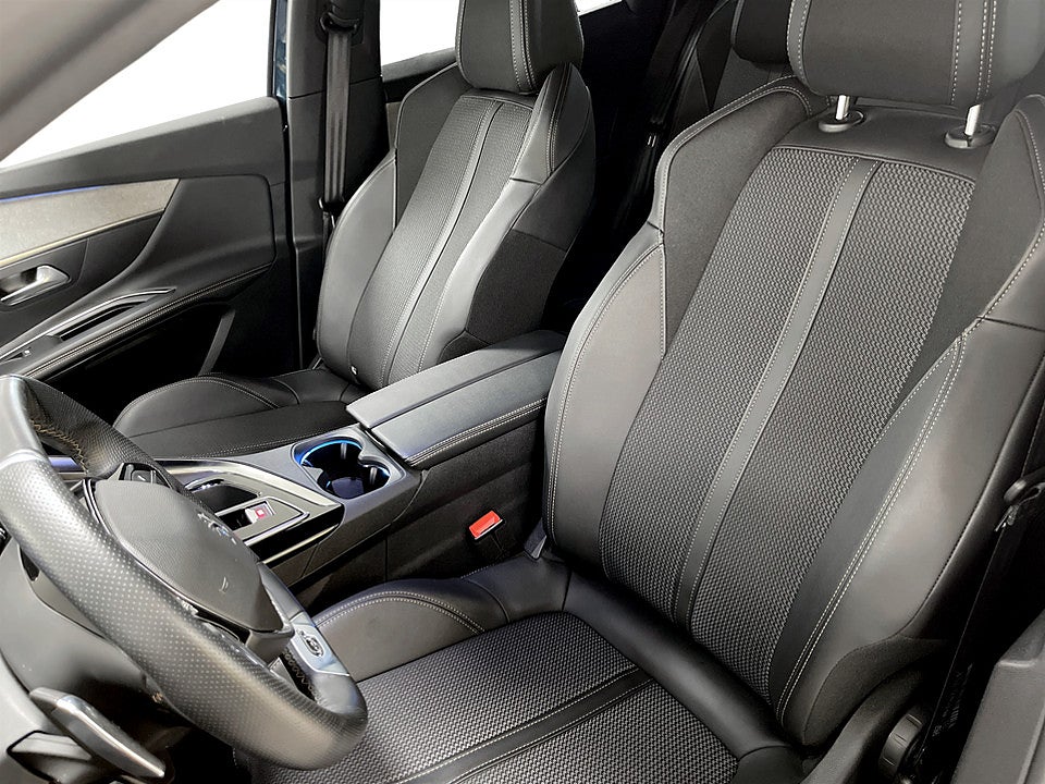 Bild på Peugeot 3008 GT 1.2 PT 130hk Aut B-KAMERA CARPLAY