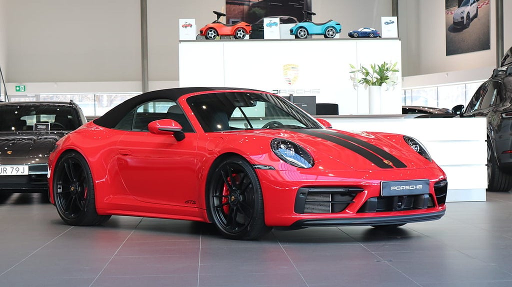 Porsche 911 Carrera 4 GTS Cabriolet 480 hk / Sätesventilation / Innodrive / 