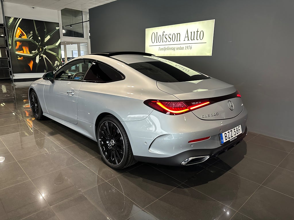 Mercedes-Benz CLE 300 4MATIC Coupé AMG Premium Värmare Glastak Drag - bild 3