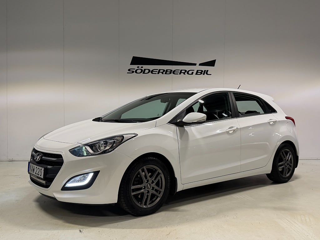 Hyundai i30 5-dörrar 1.6 GDI DCT Comfort Dragkrok Rattvärme