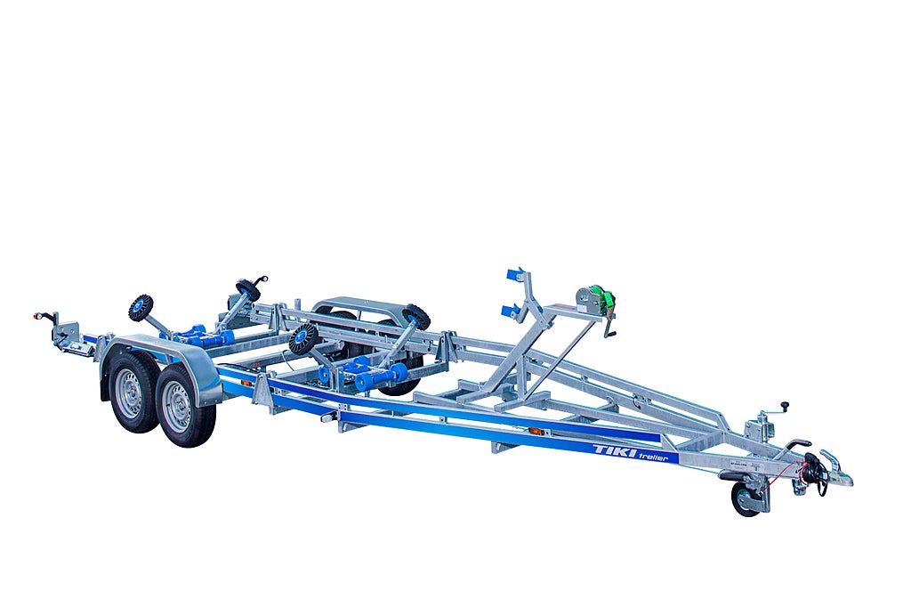 Tikitreiler 2600 BT bromsad 80 km/h båttrailer 