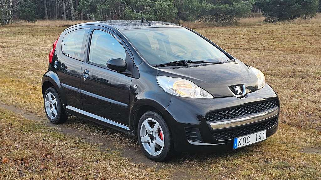 Peugeot 107 5-dörrar 1.0 - *Välskött och påkostad!*