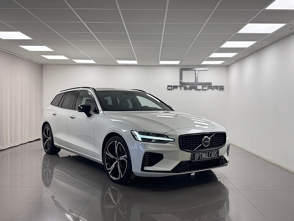 Volvo V60 Recharge T6 AWD R-Design Plus Dark EDT. MOMS Leasebar