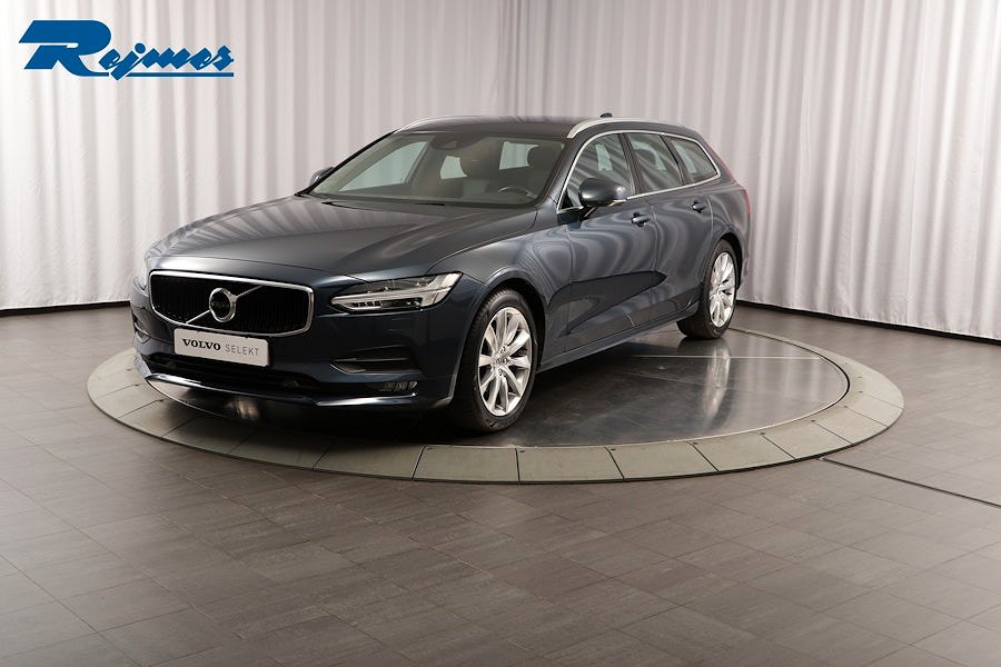 Volvo V90 T4 Momentum Advanced Edition