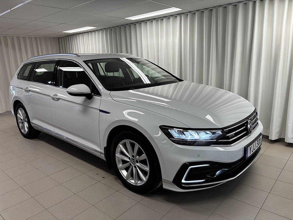 Volkswagen Passat Sportscombi GTE 1.4 TSI ACT DSG 218HK Drag/Värmare