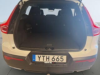 Volvo XC40 T5 AWD R-Design Dragkrok Mvärm Kamera Navi H/K-ljud S&V – bild 12