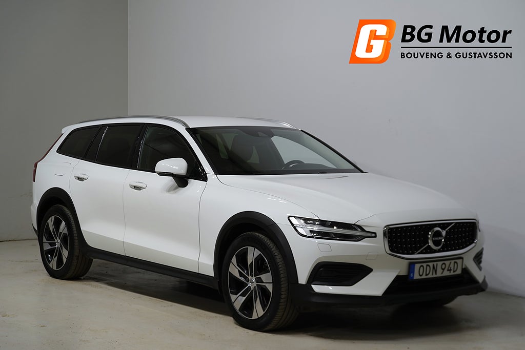 Volvo V60 Cross Country B4 197HK AWD Aut ADV EDT. Skinn/ Drag/Värmare/B-Kamera