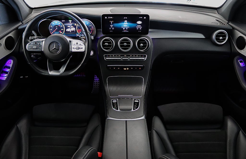 Mercedes-Benz GLC 200 4MATIC AMG Night Pano Cockpit Värmare Kamera Drag