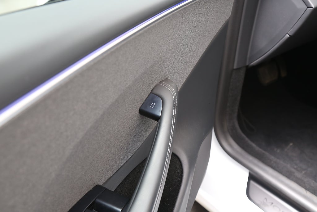 Tesla Model 3 Standard Range Highland Autopilot Panorama Facelift 2024