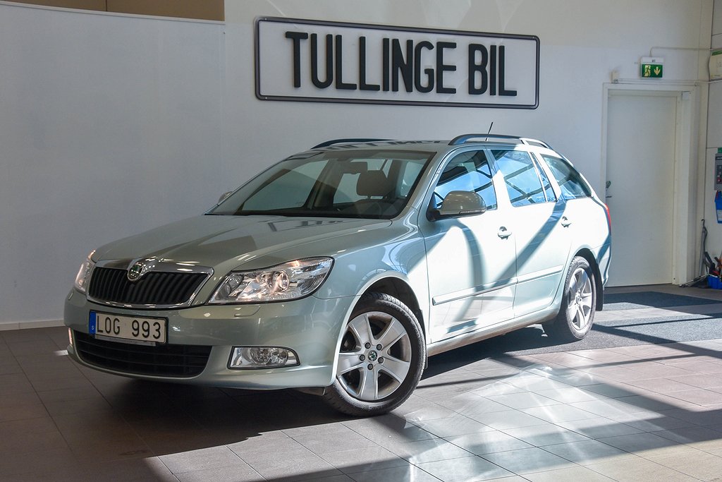 Skoda Octavia Kombi 1.4 TSI Automat Elegance LÅGMIL 1 Ägare