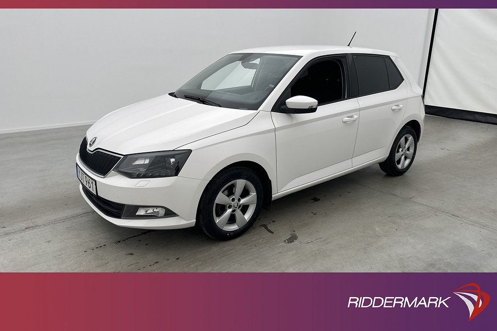 Skoda Fabia 1.2 TSI 90hk Style CarPlay Sensorer Farthållare