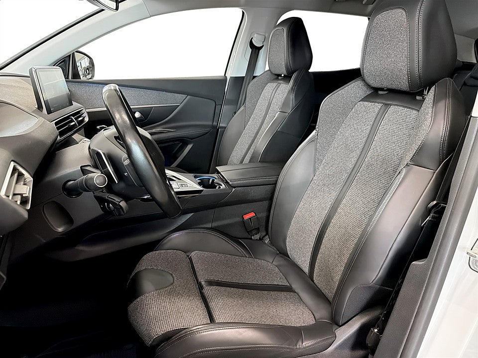 Bild på Peugeot 3008 Allure 1.6 PT 165hk Aut B-KAMERA ELSTOL CARPLAY