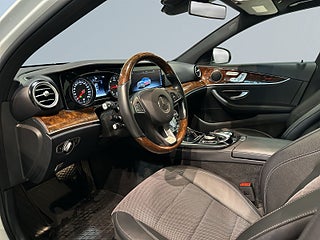 Mercedes-Benz E 220 d 4MATIC 9G Avantgarde Drag Dvärm Pano GPS 360° SoV – bild 7