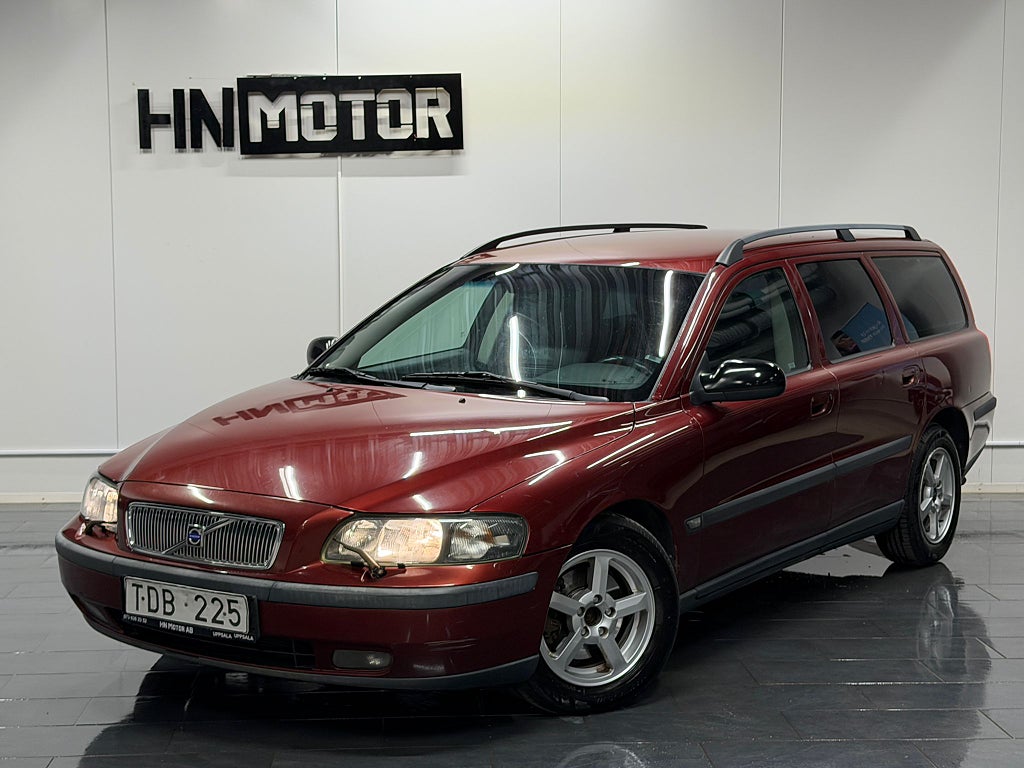 Volvo V70 2.4 Business Automat |NyServad|HalvSkinn|Nybesiktigad|