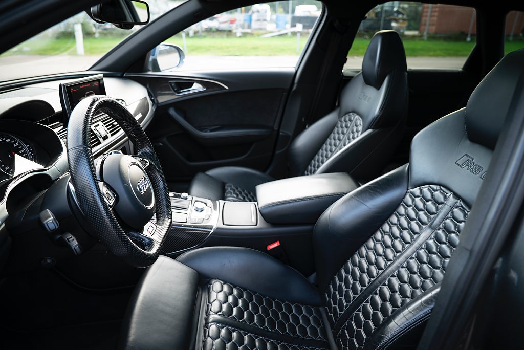 Audi RS6 2016 - miniatyr 24