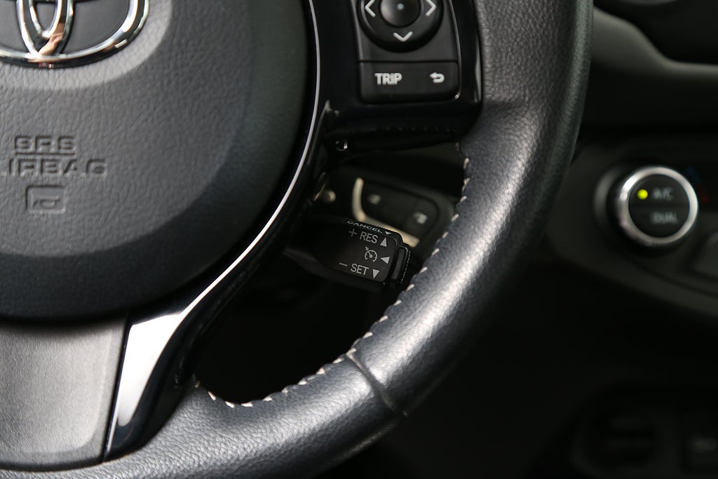 Toyota Yaris Hybrid e-CVT Active Kamera Farthållare Bluetooth 2020