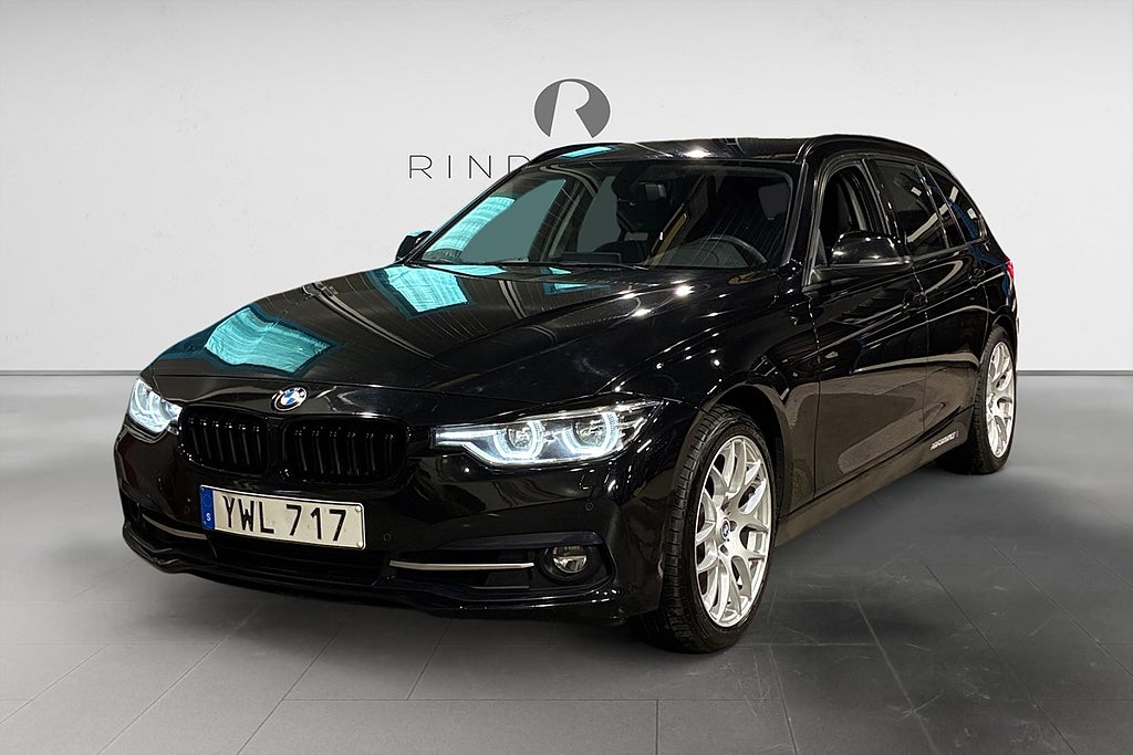 BMW 330i Touring 252 HK AUT SPORTLINE DRAG NAVI PDC 14700MIL 18"