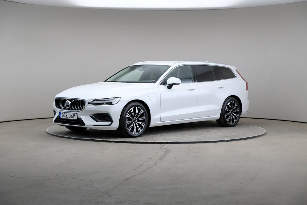 Volvo V60 Recharge T6 AWD 399hk Core Edition Drag