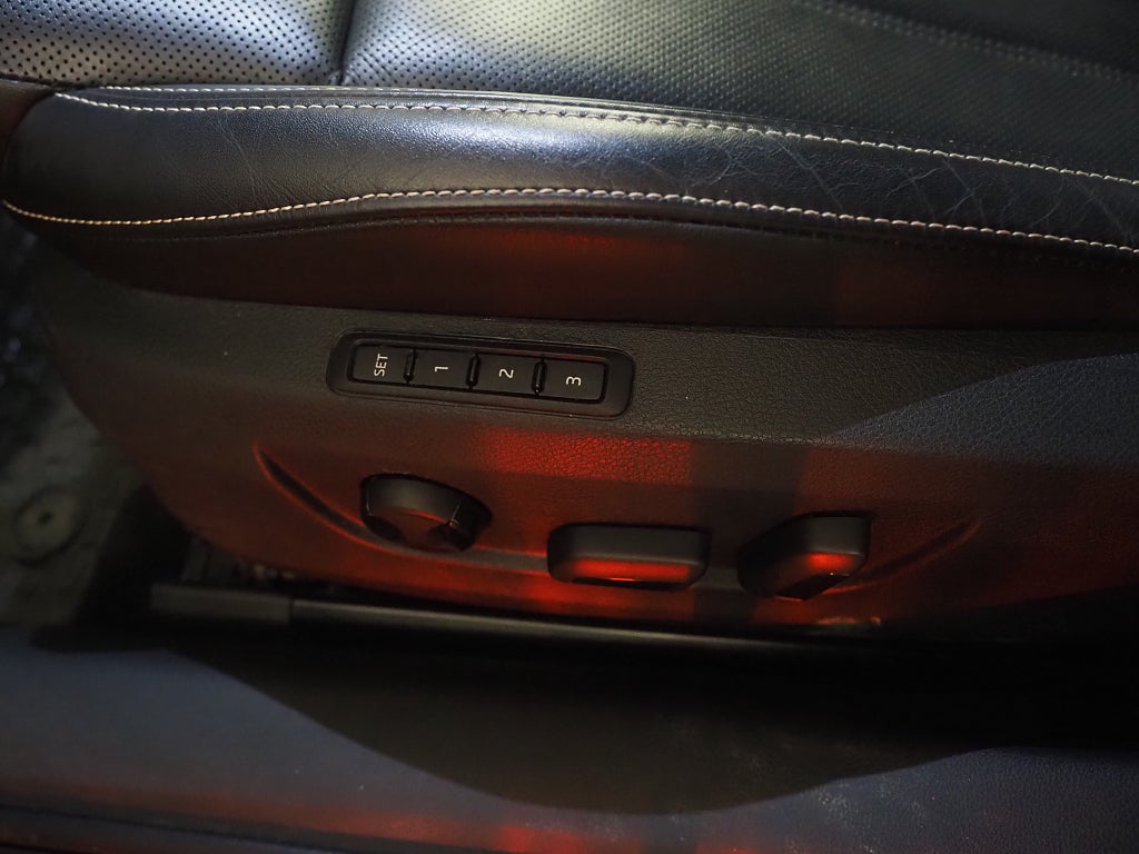 Skoda Superb TDI 190hk 4x4 L&K | Cockpit | Drag | D-värm | Navi |