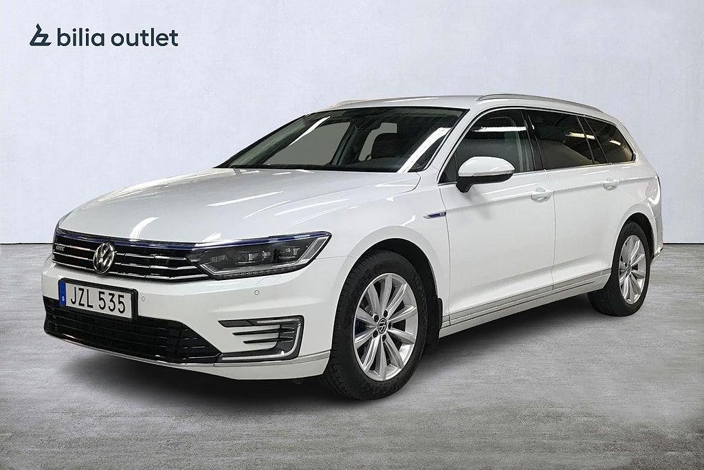 Volkswagen Passat GTE 1.4 TSI Executive DSG 218hk Cockpit Drag Backkamera