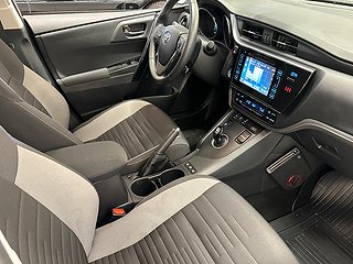 Toyota Auris Hybrid e-CVT 136hk/kamera/SoV-hjul/P-Sens/MoK