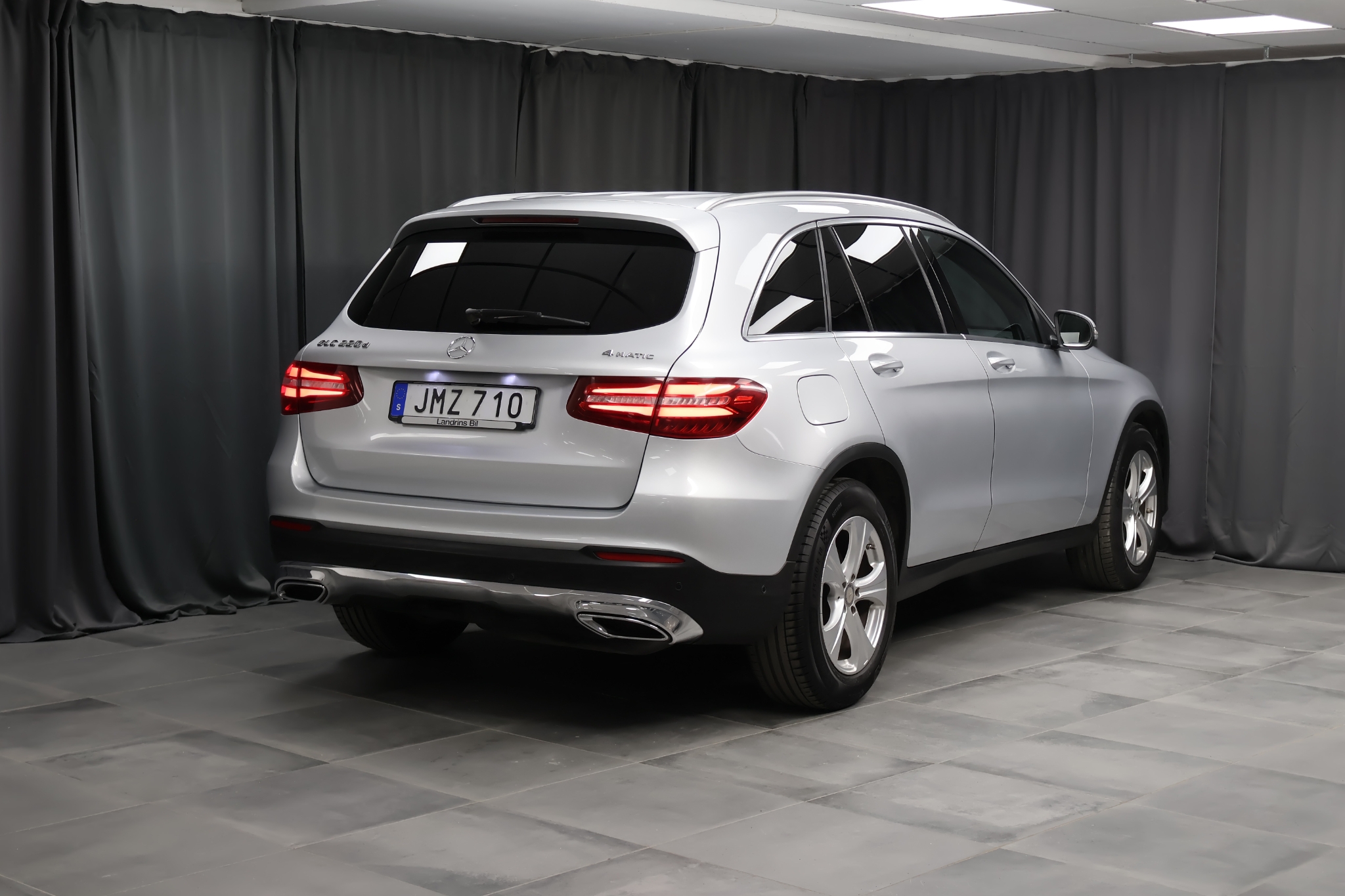Mercedes-Benz GLC 2016, bild 2/37