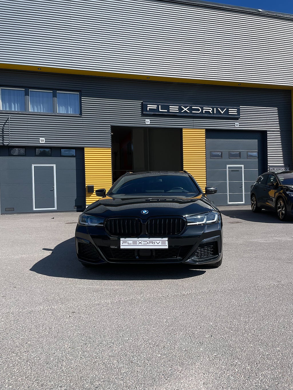 BMW 530e xDrive Touring MSport H/K MOMS drag lågmil 3300/mån