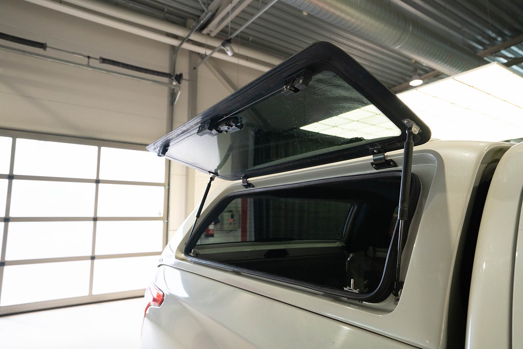 Mitsubishi L200 2.4 DI-D 4WD KÅPA D-VÄRM LÄDER DRAG KAMERA MOMS 1-ÄGARE