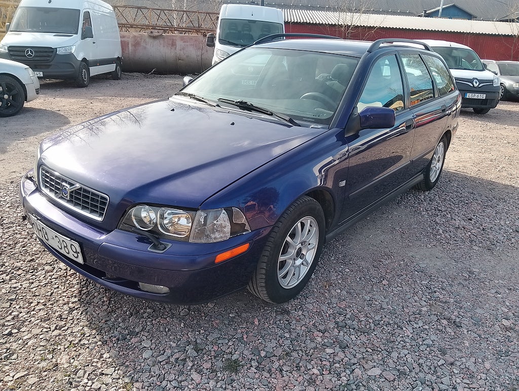 Volvo V40 1.8 Nybes utan anmärkning