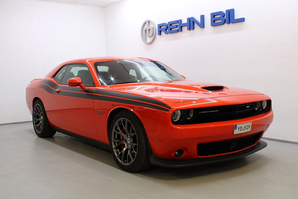 Dodge Challenger 6.4 V8 HEMI SRT Lågmil 1 Ägare 492hk