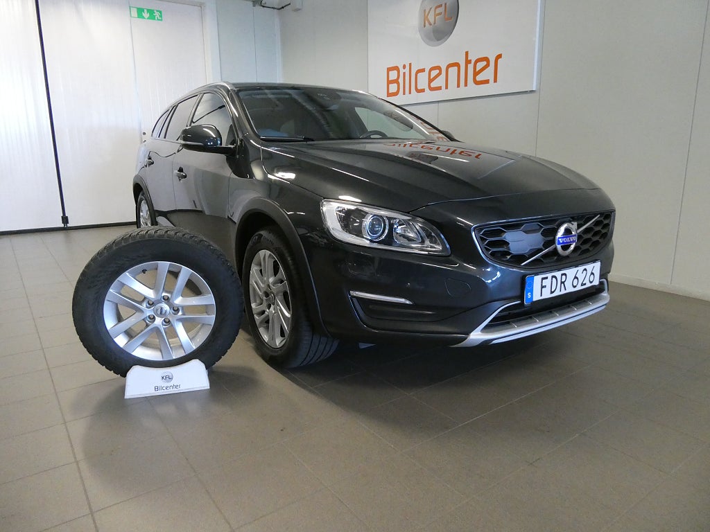 Volvo V60 Cross Country D3 Classic Plus Aut-Värmare-Drag-Navigator-Rattvärm-SoV