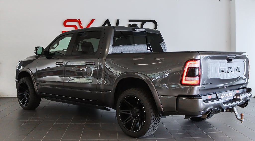Dodge RAM 1500 5.7 V8 Hemi Limited Night Luft H/K Pano HuD Moms