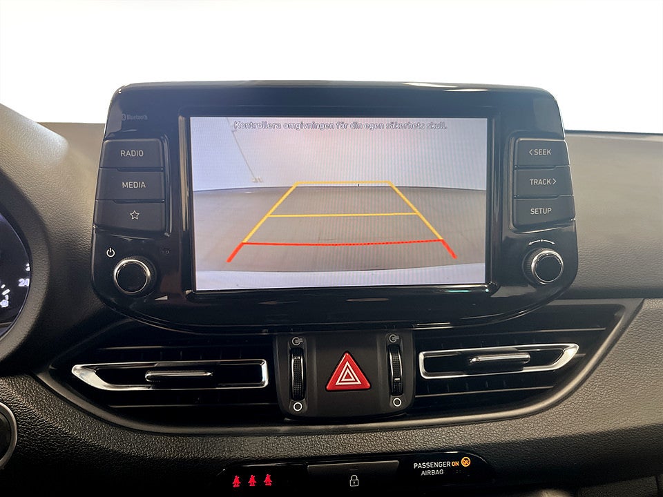 Bild på Hyundai i30 Essential 1.0 DCT 120hk Aut B-KAMERA CARPLAY