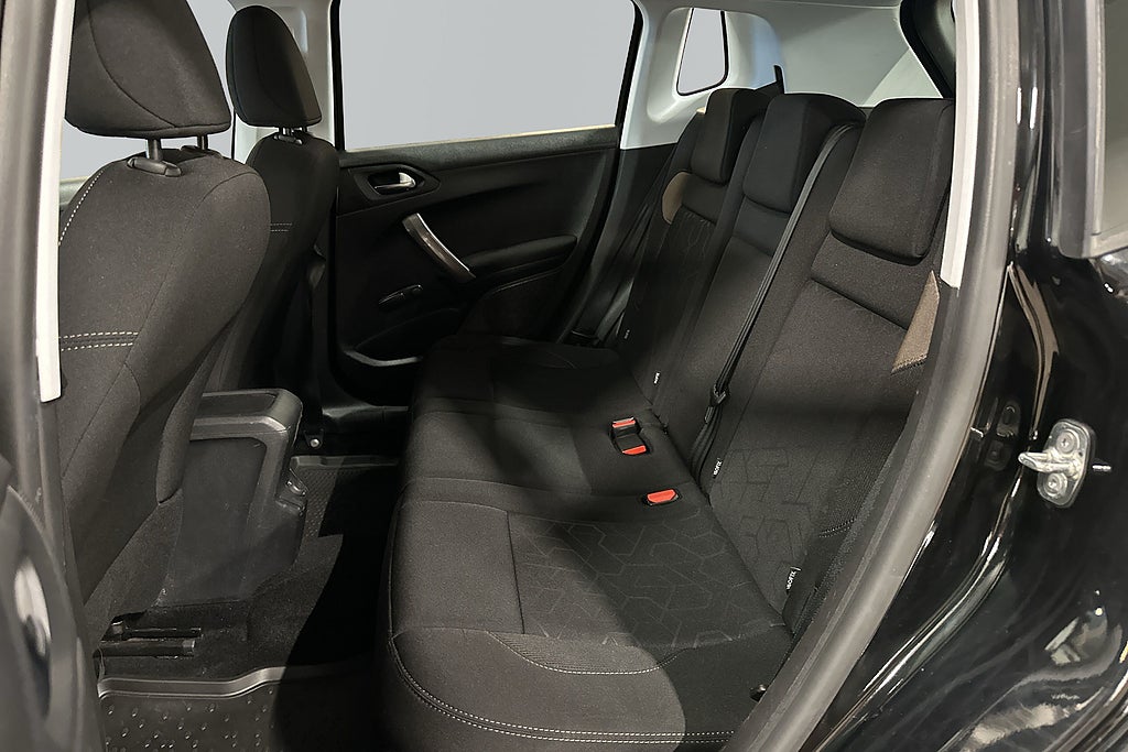 Peugeot 2008 1.6 BlueHDi Motorvärmare Ledramp