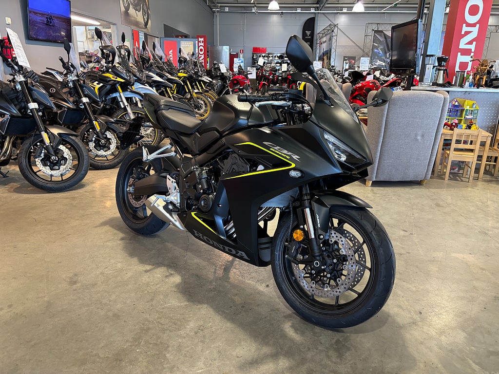 Honda CBR650R E-Clutch 