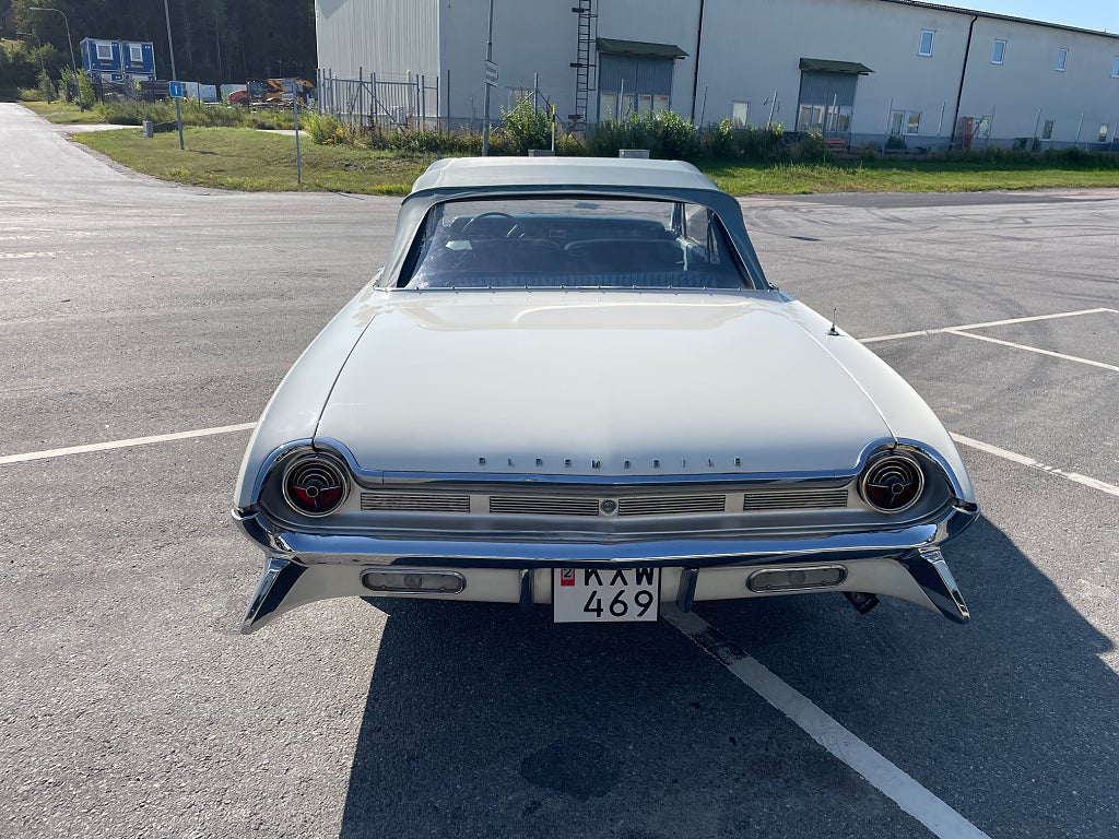 Oldsmobile 98 Classic Ninety-Eight Convertible Coupé 6.5 V8
