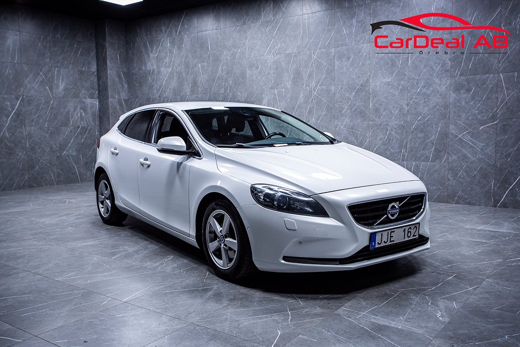 Volvo V40 D2 Powershift Momentum Värmare VOC PDC Xenon 