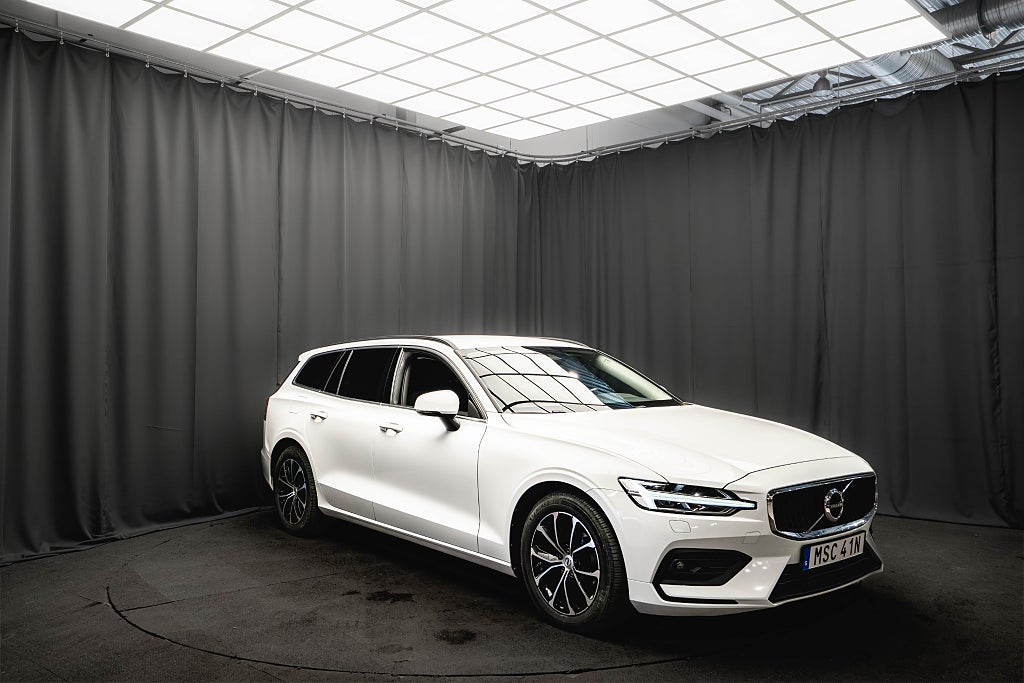 Volvo V60 B4 DRAG KAMERA D-VÄRM ADAPTIV-FART CARPLAY MOMS 197hk