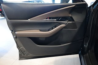 SUV Mazda CX-30 17 av 22