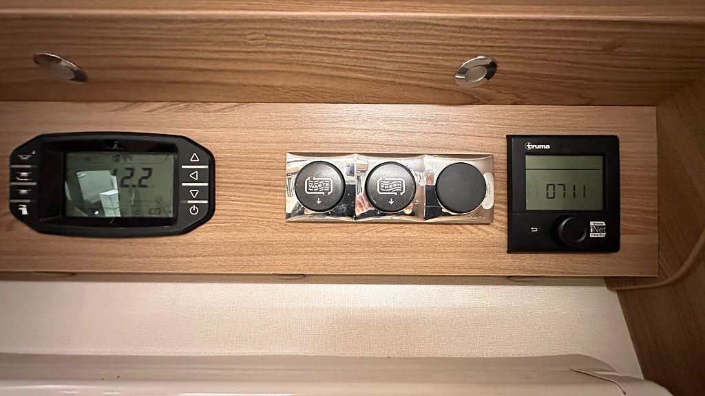 Swift 794 QB Toscane 150HK, Dubbelsäng, 1 ägare thumbnail