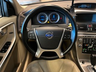 Volvo XC60 D5 AWD Summum Dragkrok/Skinn/D-Värm/SoV/P-sens